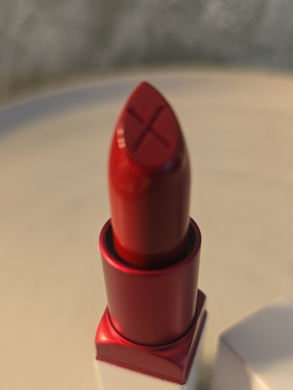 Smashbox Classic Red Cream Lipstick, Color Bawse NWOT - Picture 4 of 4